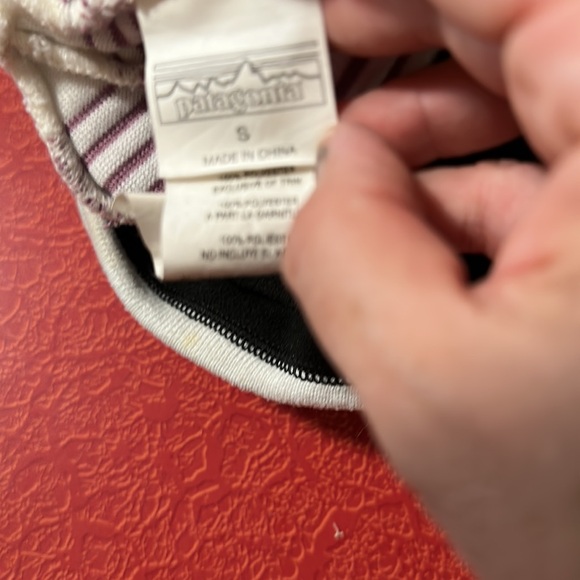 Patagonia hat youth size small, good condition - Picture 4 of 4